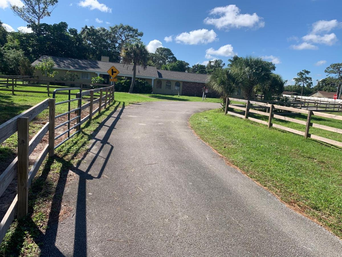 Hotel PONDEROSA Family Fun Farm Melbourne Exterior foto