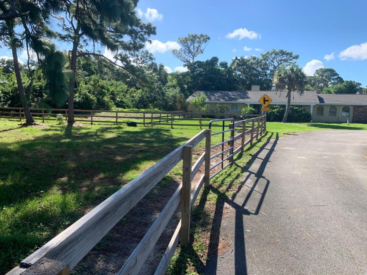 Hotel PONDEROSA Family Fun Farm Melbourne Exterior foto